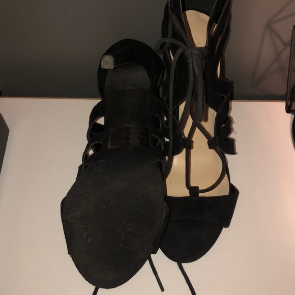 🔥Wild Diva Strappy Suede Heels🔥 - Picture 4 of 7